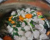 Foto langkah ke 7 dari resep Sup Kimlo Kembang Tahu Simple.