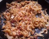 Foto del paso 5 de la receta: Cubos de berenjena en salsa y salteado de col..