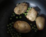 झटपट चपाती पासून फ्रँकी (Chapati Frankie Recipe In Marathi) रेसिपी स्टेप 1 फोटो 