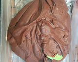 Foto del paso 5 de la receta Pastel bizcocho de chocolate, nata, fresa bañado de chocolate de sabor a canela 