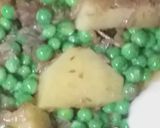 A picture of step 4 of Aloo mater methi pulao.