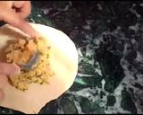 A picture of step 4 of Potato-onion Paratha.