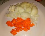 Foto del paso 1 de la receta: Salsa roja de salchichas al vino blanco