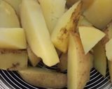 Foto langkah ke 2 dari resep Potatoe Wedges (goreng).