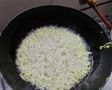 A picture of step 6 of Aaloo palak sev.
