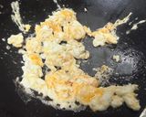 Foto langkah ke 2 dari resep Nasi Telur Aduk.