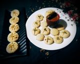 A picture of step 8 of Nankhatai.