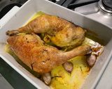 Une image de l'étape 7 de Cuisses de poulet fermier aux herbes aromatiques et ail rose en chemise.