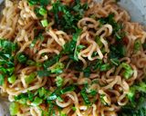 Foto langkah ke 2 dari resep Mie Krispi Salted Egg dg Ebi & Seledri.