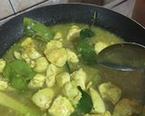 Foto langkah ke 2 dari resep Ayam masak kuning kemangi.