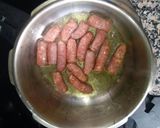 Foto del paso 1 de la receta: Salchichas en vino blanco con olla rápida
