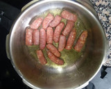 Foto del paso 1 de la receta: Salchichas en vino blanco con olla rápida