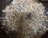 A picture of step 1 of Oatsmeal with Milk.