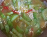 Foto langkah ke 3 dari resep Sayur Bening Mentimun Telur.