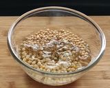 A picture of step 1 of Ragda Pattice.