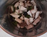 A picture of step 1 of Coconut chutney.