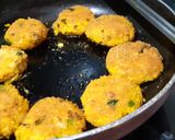 A picture of step 2 of Rice Tikki.