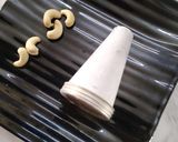 A picture of step 3 of Kaju Kulfi.