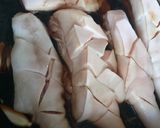 รูปขั้นตอนการทำที่ 3 ของ หางหมูต้มน้ำปลา🐖🐷