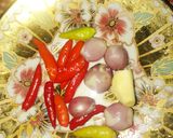 Foto langkah ke 2 dari resep Ikan Goreng Sambal Bawang.