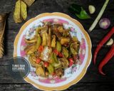 Foto langkah ke 5 dari resep Tumis Ikan Asin Jambal Tomat Hijau.