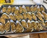 A picture of step 5 of Roasted Mussels with Garlic-Butter Crumbs.