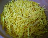 Hình bước làm 2 của món Bò Bía Mặn