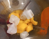 Foto del paso 1 de la receta: Licuado de frutilla, durazno, pera y naranja