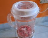 A picture of step 2 of Strawberry Lassi.
