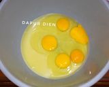 Foto langkah ke 3 dari resep Bolu Karamel a. k. a Sarang Semut.