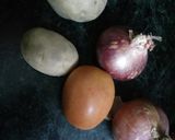 A picture of step 1 of Aloo pyaz ki sabji.