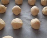 Foto del paso 2 de la receta: Panecillos de harina de yuca y queso