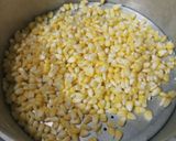 Foto langkah ke 2 dari resep Jagung Margarin Keju.