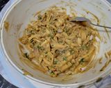 A picture of step 1 of Besan k Pakoray.