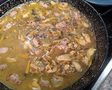 Foto del paso 10 de la receta: Arroz salchichas, pollo y camagrocs (rebozuelos)