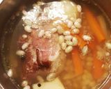 Kolbászos fejtett bableves galuskával recept fázis 2 fotója