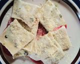 Foto del paso 7 de la receta: Ravioles con queso y espinaca