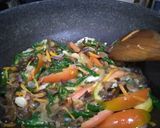 Foto langkah ke 4 dari resep Tumis toge jamur kuping.