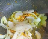 Foto langkah ke 3 dari resep Oseng jamur kecap.