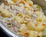 Foto del paso 7 de la receta: Pasta lumaconi con nata, ternera y bacon