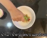 รูปขั้นตอนการทำที่ 6 ของ ต้มยำปลาทับทิมน้ำใส