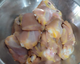 Foto del paso 2 de la receta: Muslos en salsa de nuez pecana y chile guajillo!!