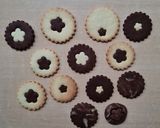 Foto del paso 2 de la receta: Galletitas de manteca combinadas, vainilla y cacao
