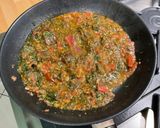 Une image de l'étape 10 de Tagliatelles vertes aux anchois, ail, tomates et persil.