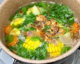 Foto langkah ke 3 dari resep Bening Bayam Jagung.