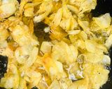 A picture of step 3 of Crispy potato chips🍽🥔.