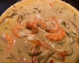 Foto del paso 3 de la receta: Tallarines con gambas al curry verde