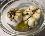 A picture of step 2 of Garlic in the microwave.