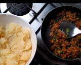 A picture of step 4 of Aloo chop.