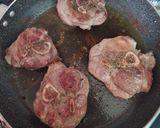 Foto del paso 5 de la receta: Codillo con papas en salsa de chile seco